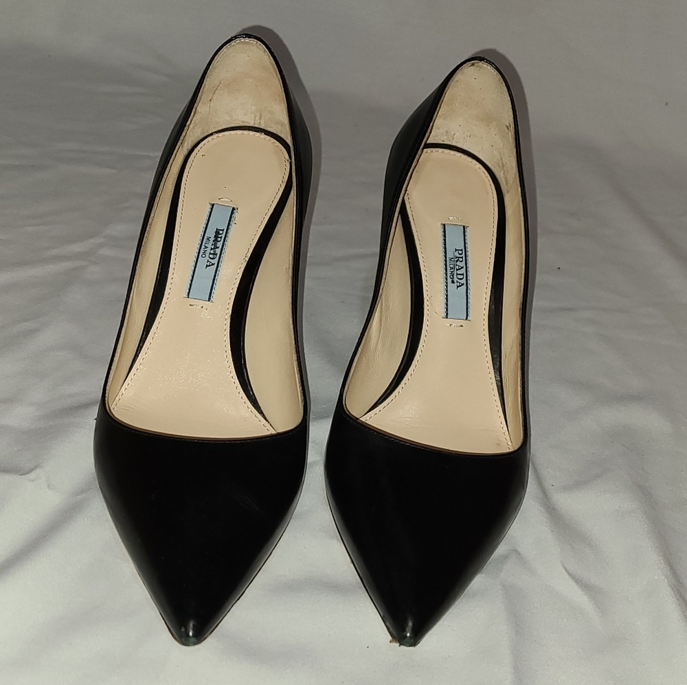 Prada Milano Black Leather Pumps - Picture 2 of 5